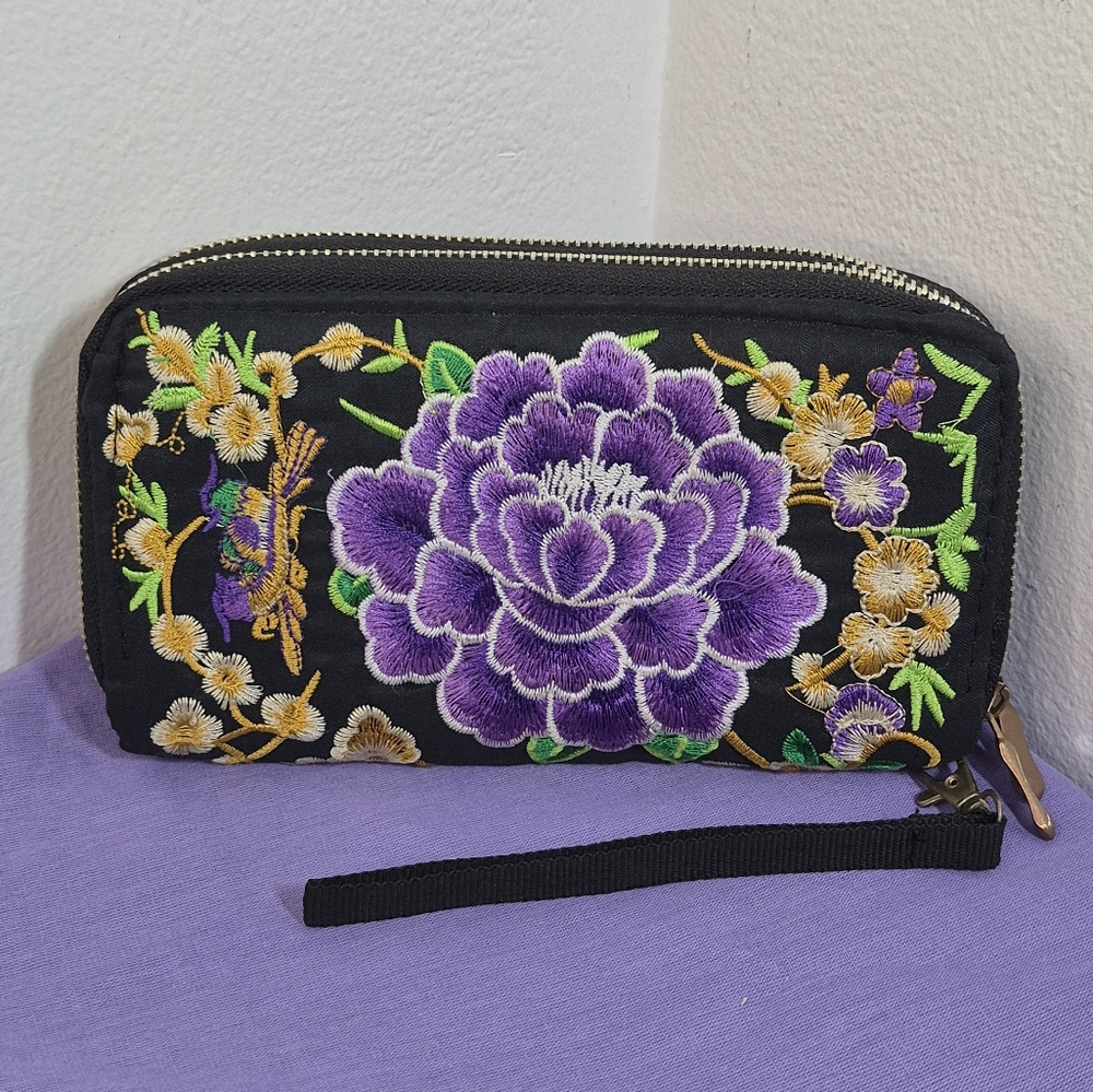 Minky Black Canvas Zip-Around Clutch Wallet w/Embroidered Flowers NWOT